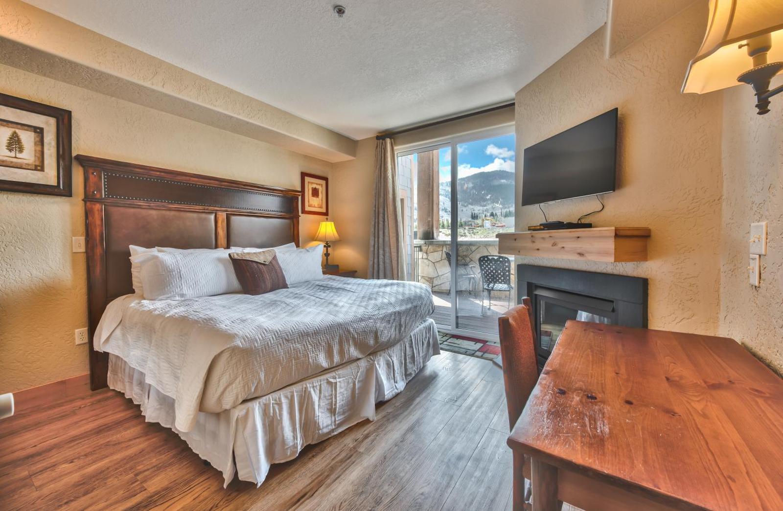 Silverado King Hotel Room by Canyons Village Rentals Main image 1